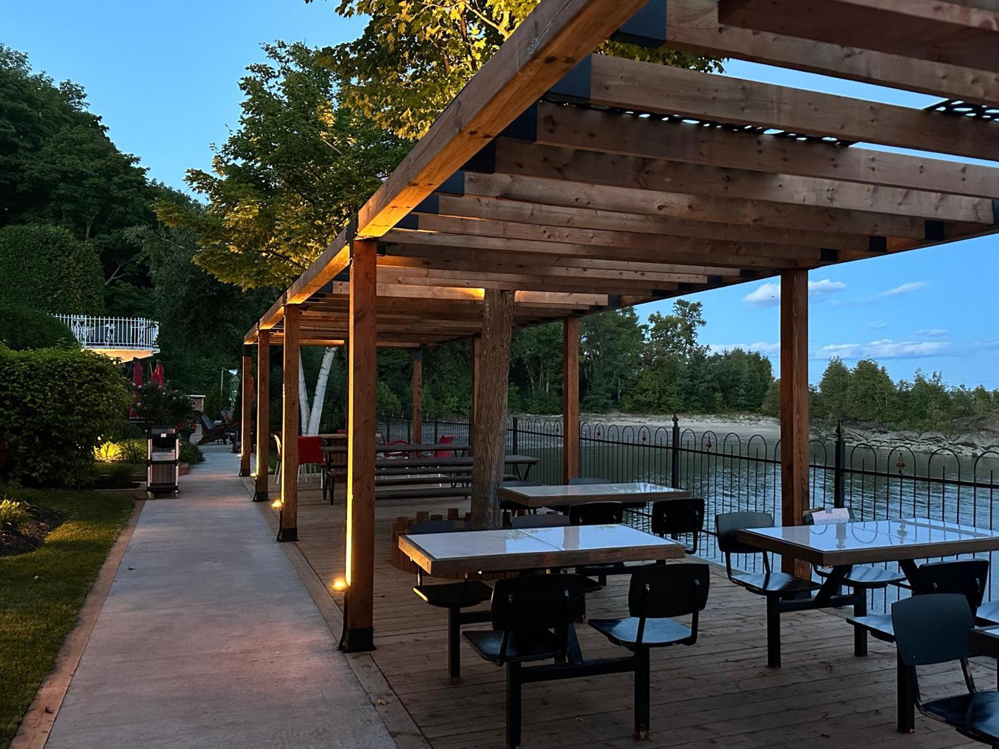 Goeliche Hotel Et Appartement Saint-Laurent-de-l'ile d'Orleans Zewnętrze zdjęcie