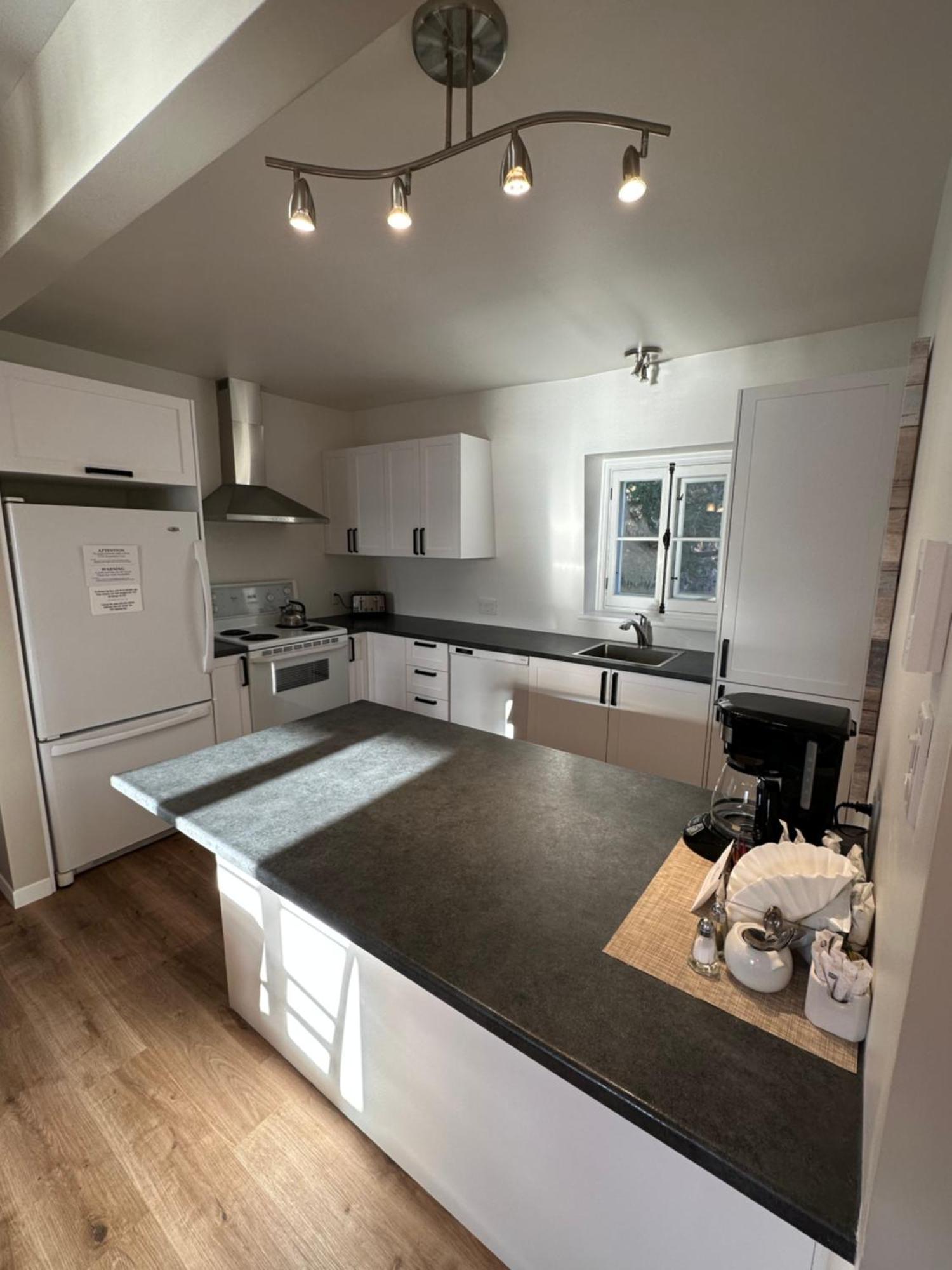 Goeliche Hotel Et Appartement Saint-Laurent-de-l'ile d'Orleans Zewnętrze zdjęcie