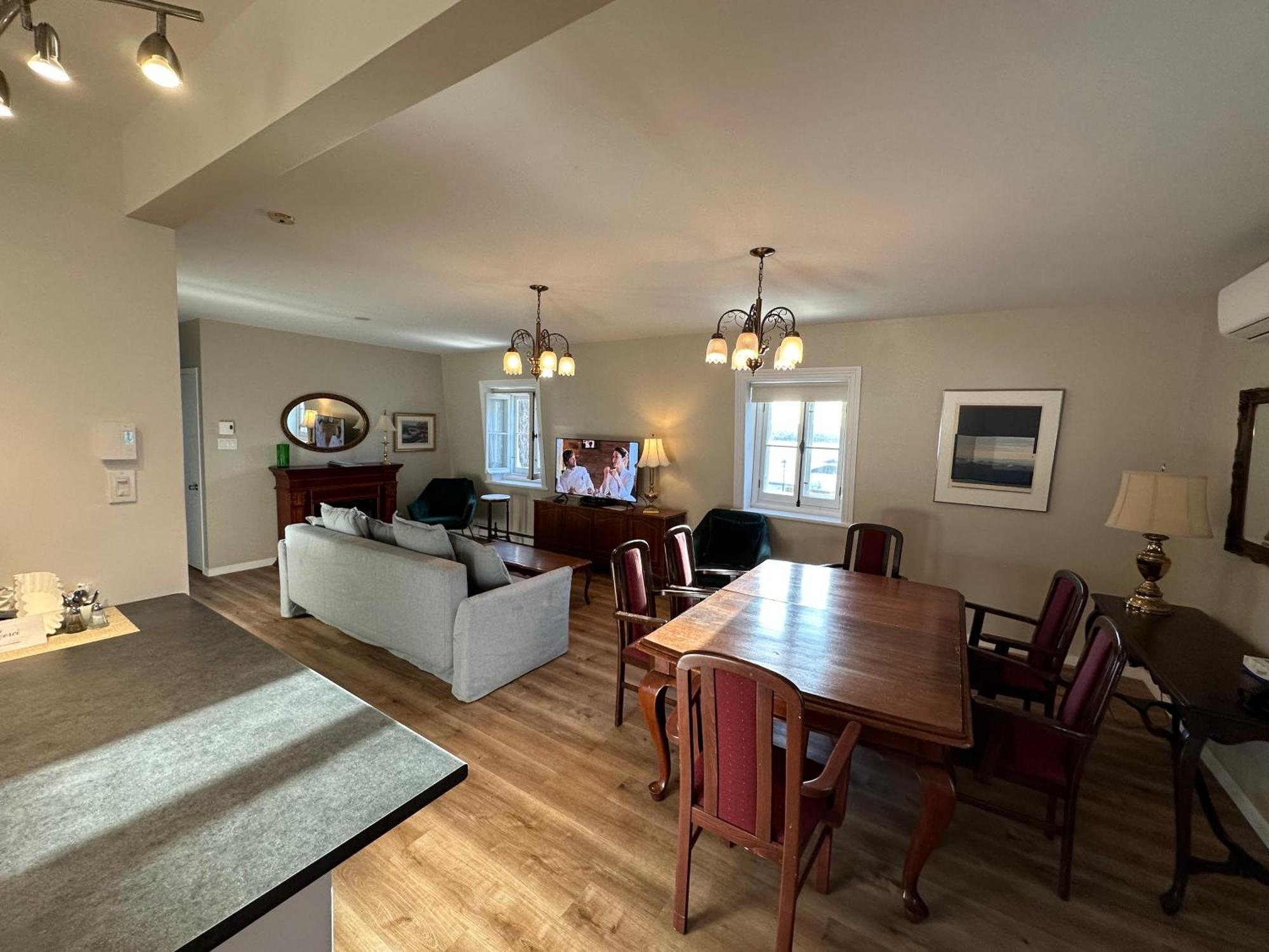 Goeliche Hotel Et Appartement Saint-Laurent-de-l'ile d'Orleans Zewnętrze zdjęcie