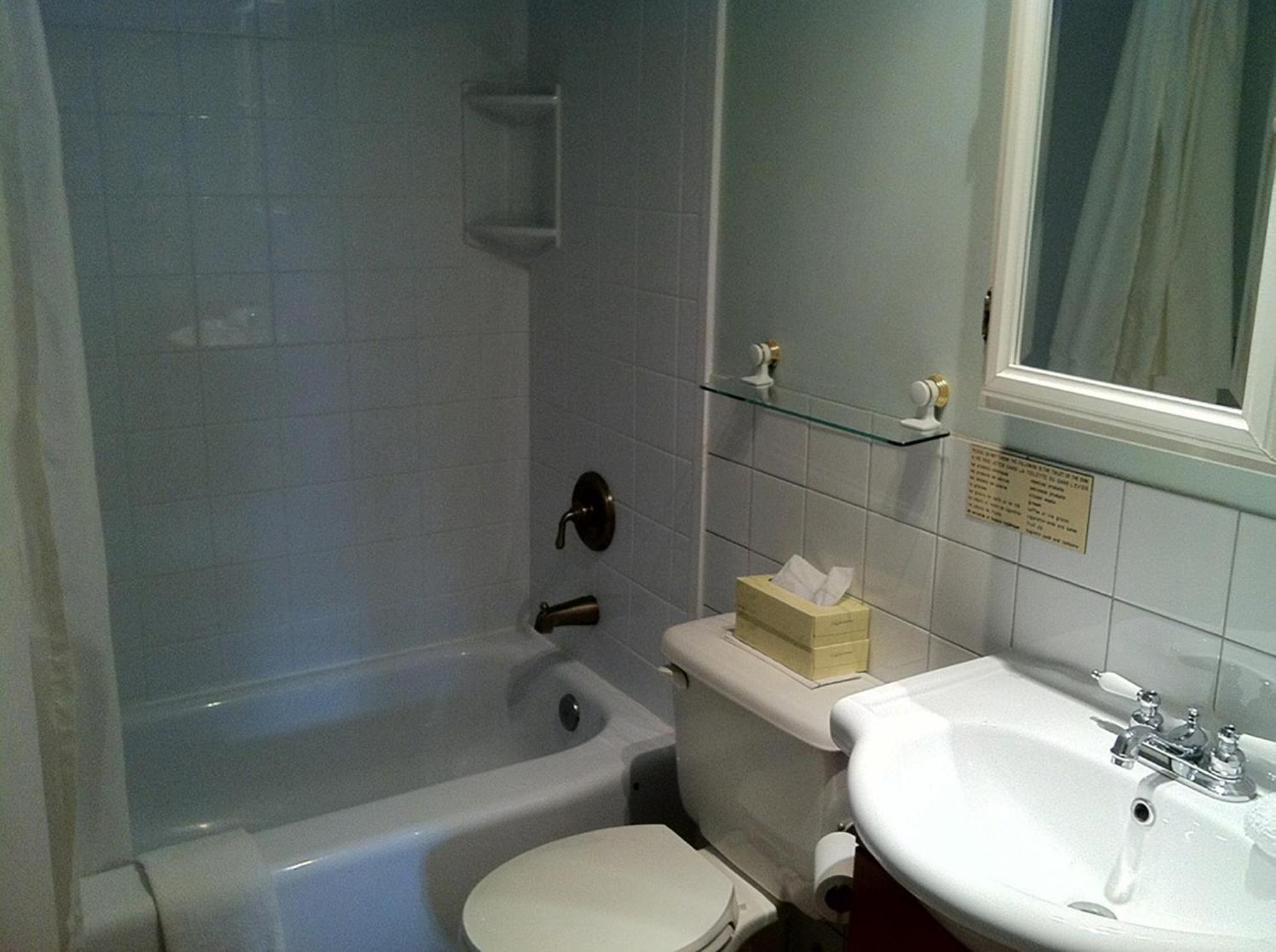 Goeliche Hotel Et Appartement Saint-Laurent-de-l'ile d'Orleans Pokój zdjęcie