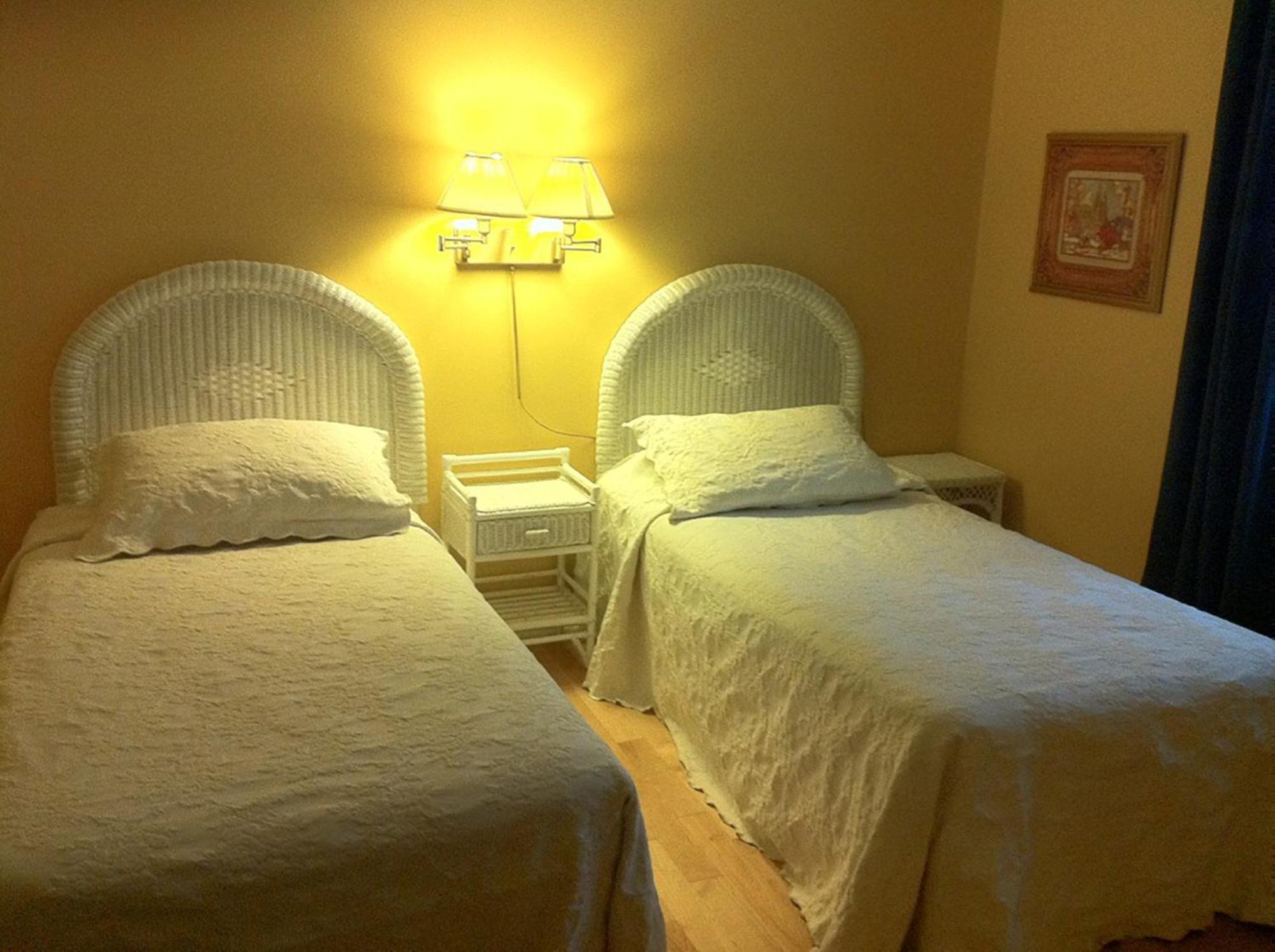Goeliche Hotel Et Appartement Saint-Laurent-de-l'ile d'Orleans Pokój zdjęcie
