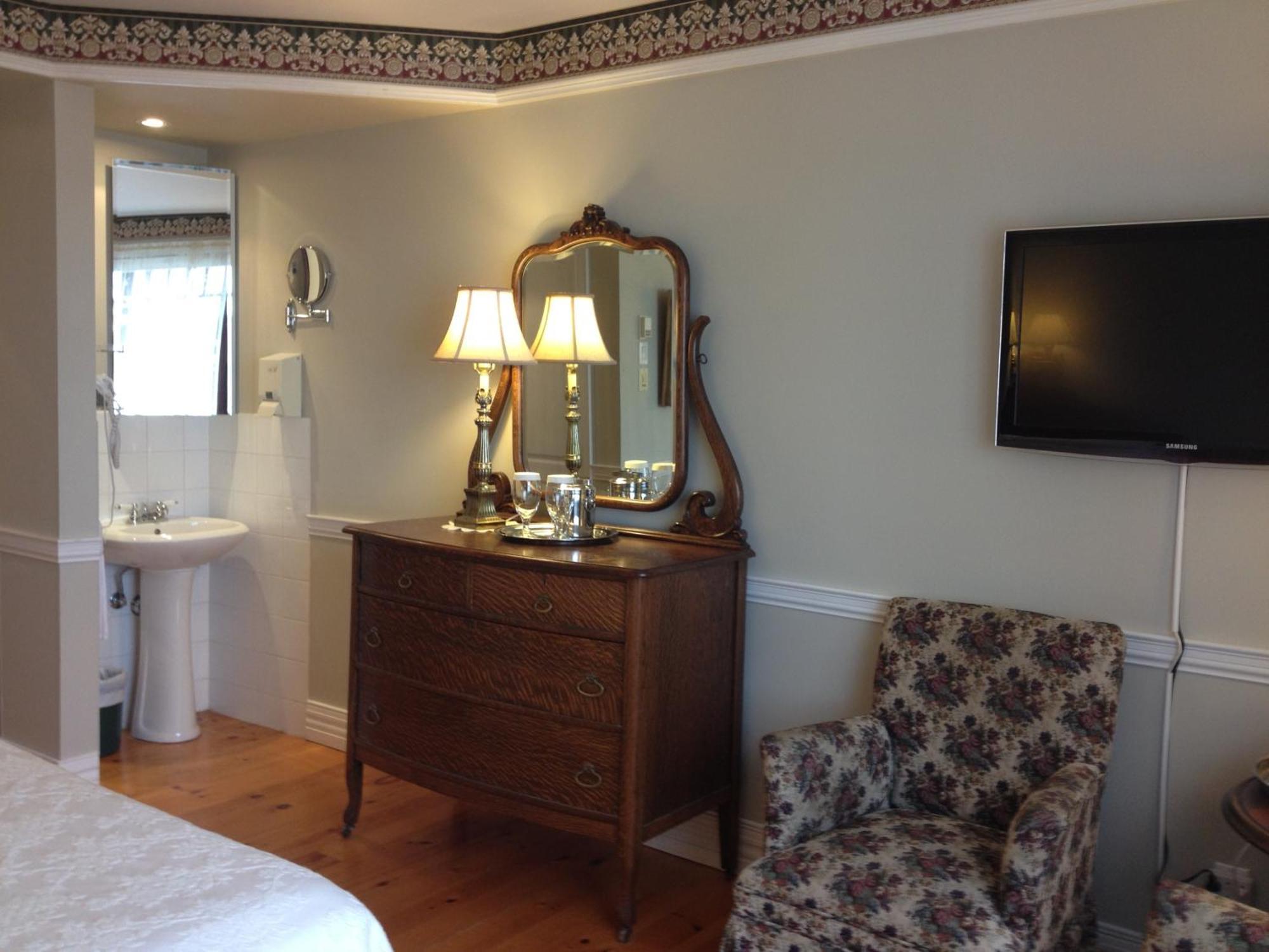 Goeliche Hotel Et Appartement Saint-Laurent-de-l'ile d'Orleans Pokój zdjęcie