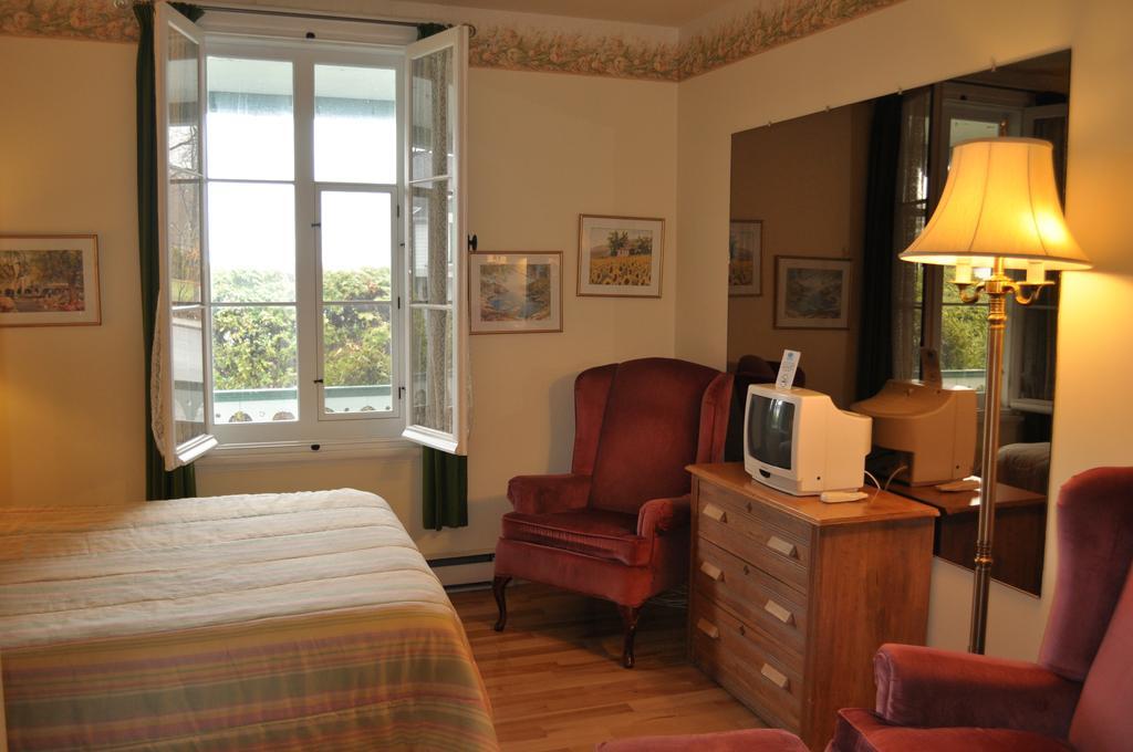 Goeliche Hotel Et Appartement Saint-Laurent-de-l'ile d'Orleans Pokój zdjęcie